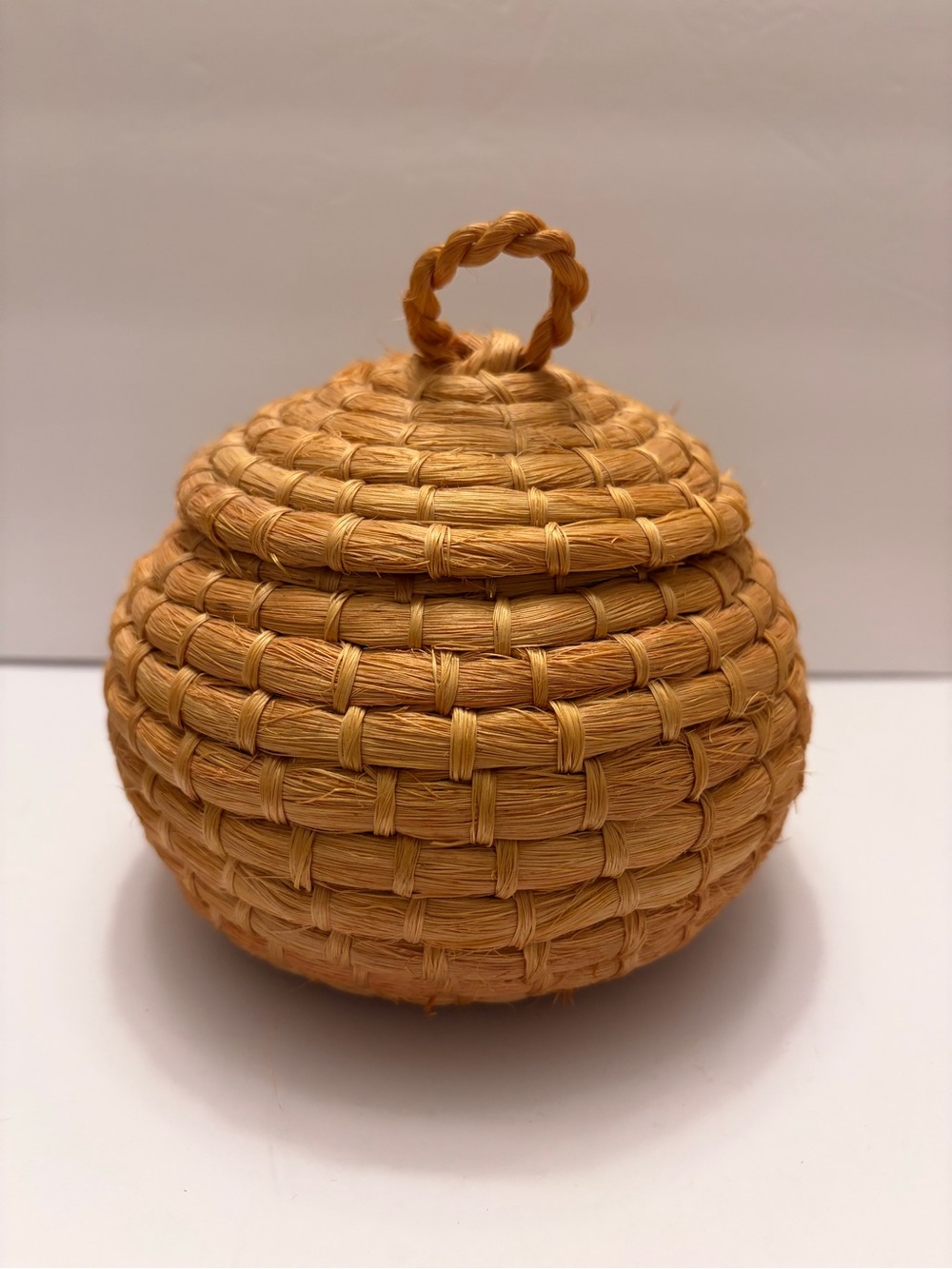 Vintage Coiled Grass Lidded Basket Trinket Box Boho Decor Hinge Lid 5.5"
